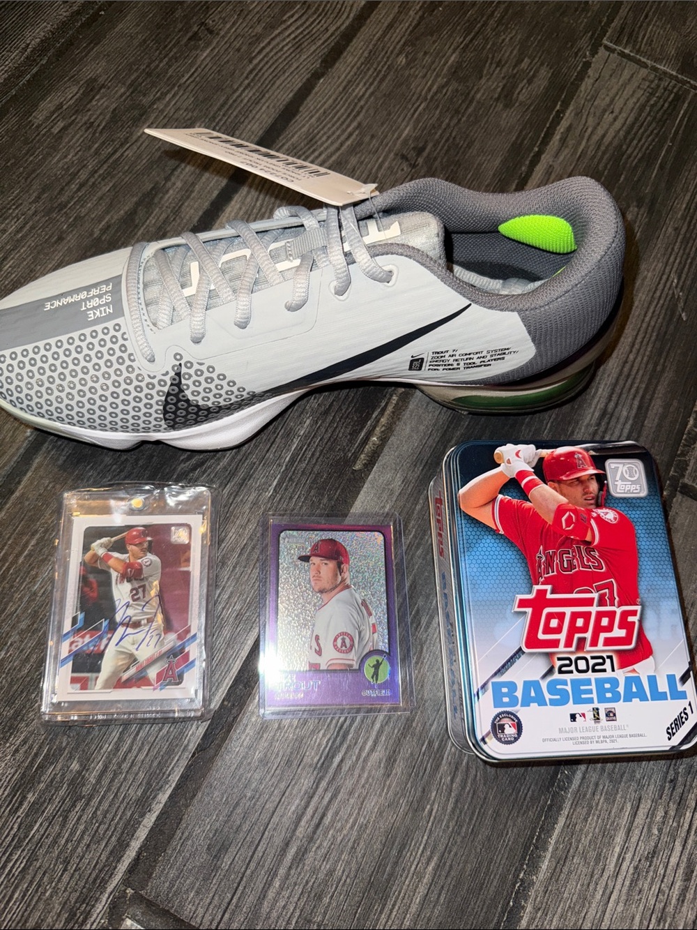 Mike Trout Topps autograph w/ sample Nike shoe right only lot
